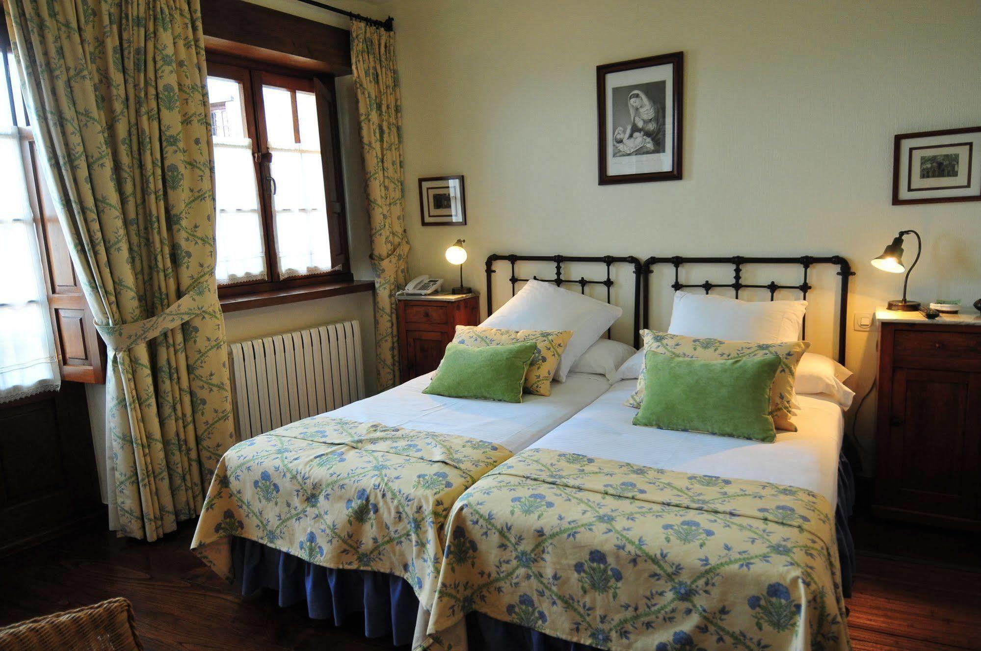 Casa Rural Llugaron I Miravalles Екстер'єр фото